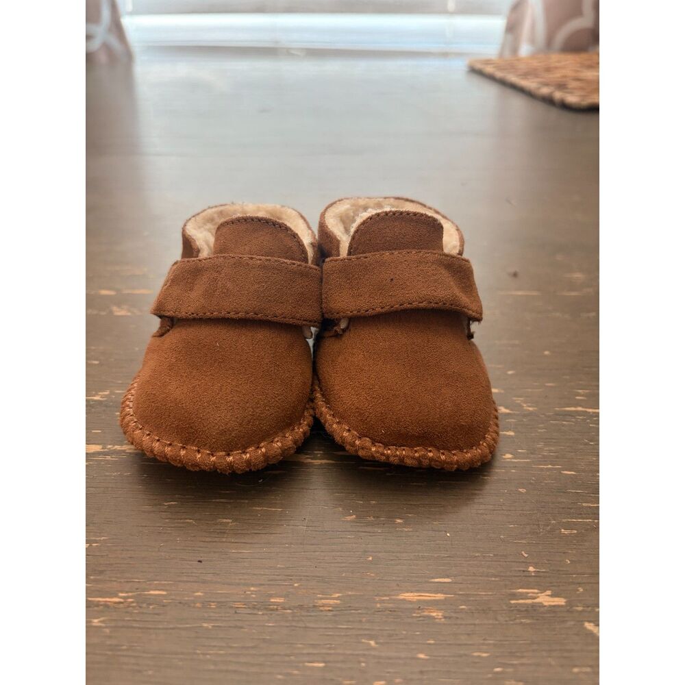 size 5 Bearpaw soft botton boots